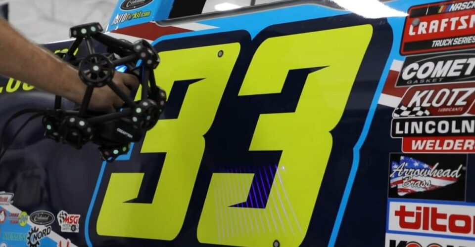 Optimisation des véhicules de course grâce au MetraSCAN 3D chez Reaume Brothers Racing